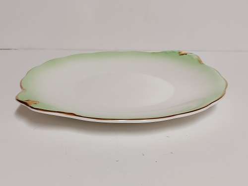VINTAGE 1950-1970 ROYAL ALBERT RAINBOW BONE CHINA TWIN HANDLED CAKE PLATTER IN MINT CONDITION
