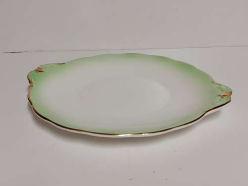 VINTAGE 1950-1970 ROYAL ALBERT RAINBOW BONE CHINA TWIN HANDLED CAKE PLATTER IN MINT CONDITION