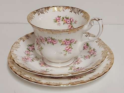VINTAGE ROYAL ALBERT DIMITY ROSE BONE CHINA TEA TRIO