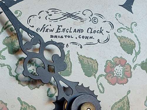 MID-CENTURY NEW ENGLAND CLOCK COMPANY 8 DAY SPRING WOUND PENDULUM CLOCK, WORKS INTERMITTENTLY