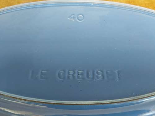 LARGE LE CREUSET ENAMELLED CAST IRON NO 40 OVEN DISH IN A GOOD PRE-USED CONDITION