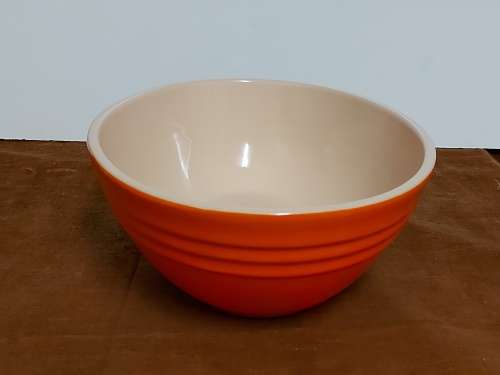 AWESOME LARGE LE CREUSET CERAMIC OVEN DISH IN A MINT CONDITION