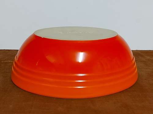 AWESOME LARGE LE CREUSET CERAMIC OVEN DISH IN A MINT CONDITION