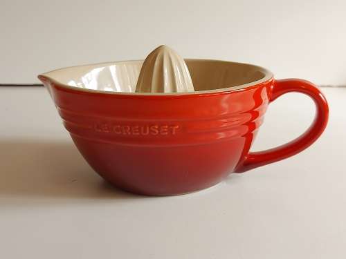AWESOME LE CREUSET CERAMIC CITRUS SQUEEZER IN MINT CONDITION