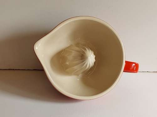 AWESOME LE CREUSET CERAMIC CITRUS SQUEEZER IN MINT CONDITION