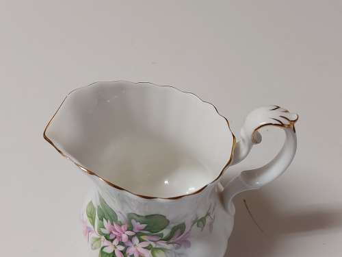 VINTAGE ROYAL ALBERT BONE CHINA MAYFLOWER TWIN HANDLED CREAMER
