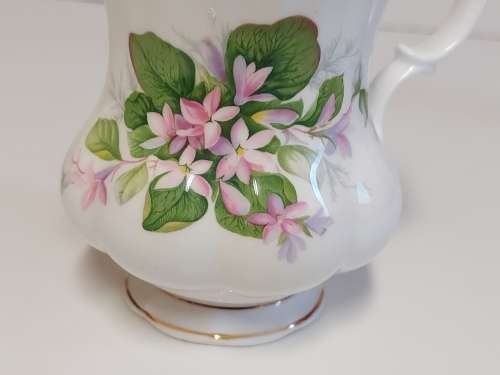 VINTAGE ROYAL ALBERT BONE CHINA MAYFLOWER TWIN HANDLED CREAMER