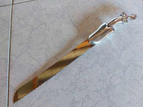 AWESOME CARROL BOYES FUNCTIONAL ART  PEWTER AND STAINLESS STEEL BREAD KNIFE