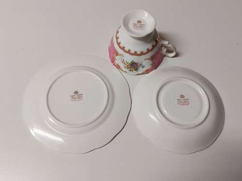 VINTAGE ROYAL ALBERT BONE CHINA LADY CARLYLE TEA TRIO