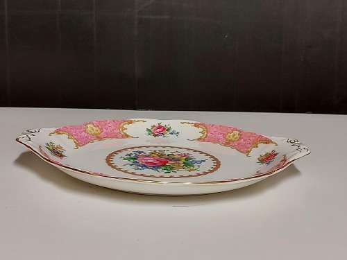 VINTAGE ROYAL ALBERT BONE CHINA LADY CARLYLE TWIN HANDLED CAKE PLATTER