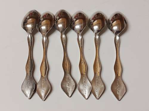 STUNNING CANTEEN HONG KONG COLLECTORS TREASURY SILVER PLATED JAPAN TEA SPOON SET