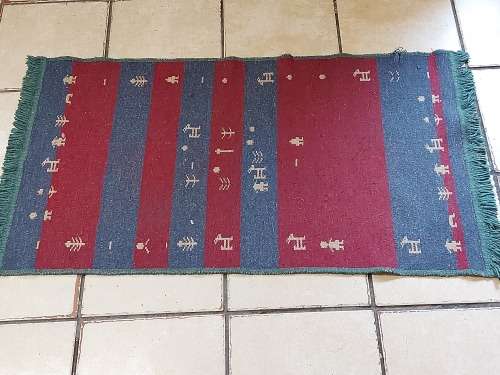 VINTAGE HAND WOVEN PURE WOOL CARPET, MEASURING 64 CM X 40 CM