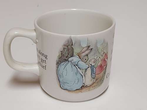BEAUTIFUL WEDGWOOD OF ERTRURIA BEATRIX POTTER DESIGNS PETER RABBIT MUG
