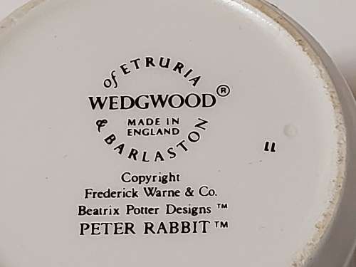 BEAUTIFUL WEDGWOOD OF ERTRURIA BEATRIX POTTER DESIGNS PETER RABBIT MUG