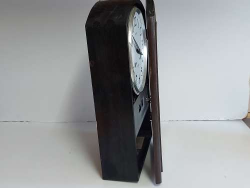 VINTAGE SEIKO 30 DAY JAPAN WALL CLOCK IN A WOODEN CASING, WITH KEY AND PENDULUM AND WORKING