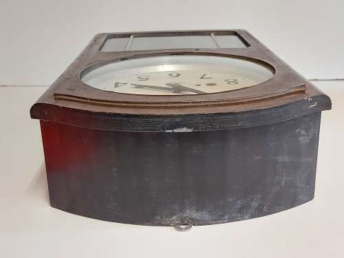 VINTAGE SEIKO 30 DAY JAPAN WALL CLOCK IN A WOODEN CASING, WITH KEY AND PENDULUM AND WORKING
