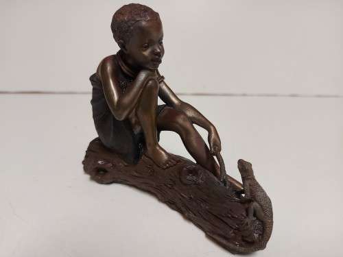 FUMA AFRICAN FIGURINE COLD CAST BRONZE SCULPTURE IN MINT CONDITION