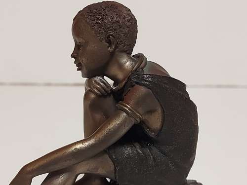 FUMA AFRICAN FIGURINE COLD CAST BRONZE SCULPTURE IN MINT CONDITION