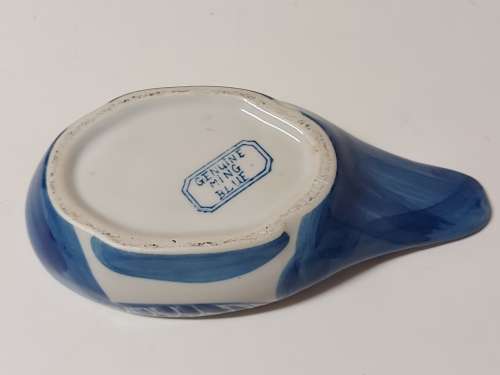 BEAUTIFUL VINTAGE CHINESE BLUE AND WHITE DUCK MOTIF LIDDED BOWL MARKED GENUINE MING BLUE.
