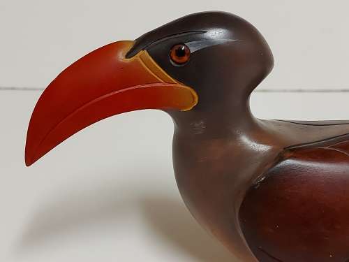 FEATHERS OF KNYSNA LIMITED EDITION 91 OF 975 CROWNED HORNBILL, HAND PAINTED AND CARVED IN KNYSNA