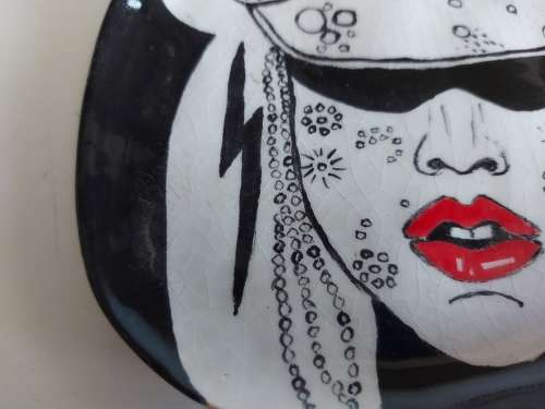 GORGEOUS CONTEMPORARY ART CERAMIC PLATE, SIGNED BY THE ARTIST
