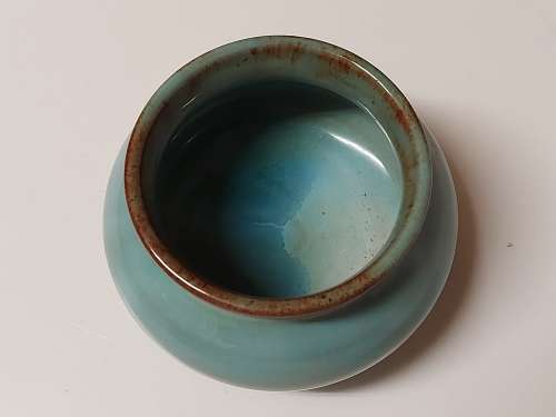 STUNNING LINN WARE POTTERY BOWL, GREEN WITH BROWN HUES