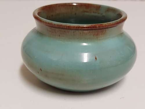 STUNNING LINN WARE POTTERY BOWL, GREEN WITH BROWN HUES