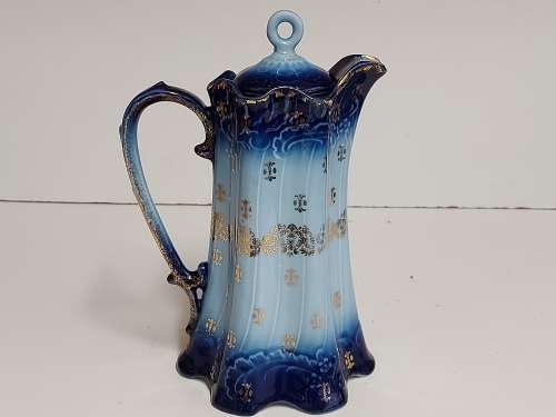 AWESOME RARE VINTAGE VICTORIA AUSTRIA FLOW BLUE COFFEE POT