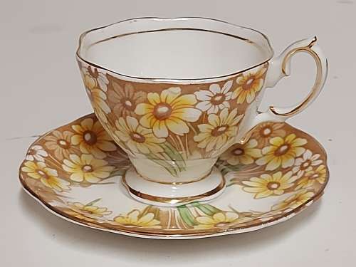 VINTAGE 1930s ROYAL ALBERT  MARYLAND CUP AND SAUCER