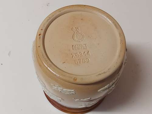 AWESOME FIND! ANTIQUE ROYAL DOULTON LAMBETH POTTERY TOBACCO JAR DEPICTING HUNTING SCENES
