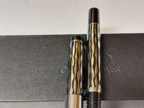 AWESOME BOXED CARROLL BOYES PEN IN MINT CONDITION AND WORKING