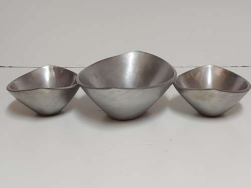 BEAUTIFUL FUNCTIONAL ART CAST ALUMINIUM SET OF THREE SOLID AND STURDY BOWLS