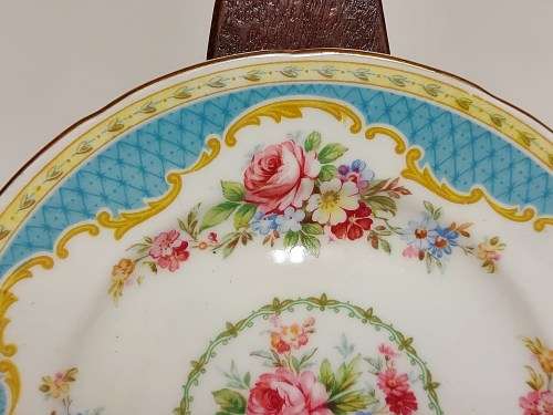 STUNNING VINTAGE WINDSOR E B 1850 FOLEY BONE CHINA MADE IN ENGLAND TEA TRIO