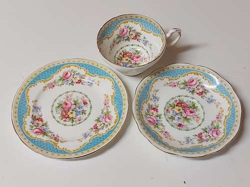 STUNNING VINTAGE WINDSOR E B 1850 FOLEY BONE CHINA MADE IN ENGLAND TEA TRIO