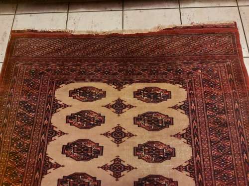 VINTAGE PURE WOOL HAND WOVEN PERSIAN CARPET, 1.8 X 1,2 METRE