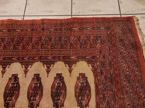 VINTAGE PURE WOOL HAND WOVEN PERSIAN CARPET, 1.8 X 1,2 METRE