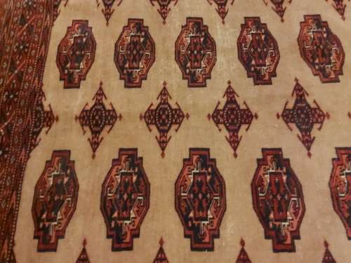 VINTAGE PURE WOOL HAND WOVEN PERSIAN CARPET, 1.8 X 1,2 METRE