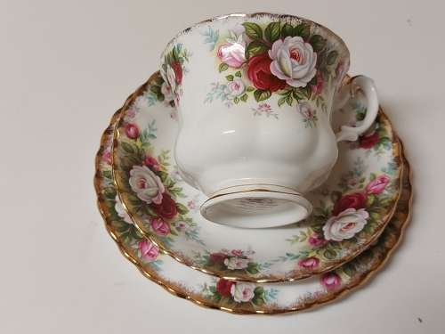 STRIKING VINTAGE ROYAL ALBERT BONE CHINA CELEBRATION TEA TRIO