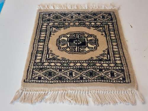 SMALL PURE WOOL HAND KNOTTED PERSIAN CARPET