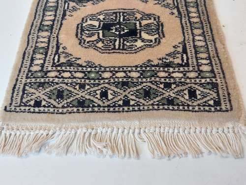 SMALL PURE WOOL HAND KNOTTED PERSIAN CARPET