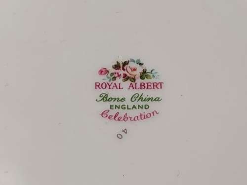 STRIKING VINTAGE ROYAL ALBERT BONE CHINA CELEBRATION TEA POT IN MINT CONDITION