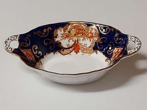 SPECTACULAR 1950s ROYAL ALBERT BONE CHINA DERBY TWIN-HANDLED TRINKET DISH IN GREAT CONDITION