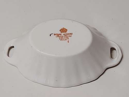SPECTACULAR 1950s ROYAL ALBERT BONE CHINA DERBY TWIN-HANDLED TRINKET DISH IN GREAT CONDITION