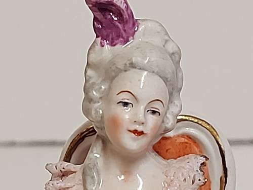 GORGEOUS VINTAGE ALKA DRESDEN CHARLOTTE LACE FIGURINE