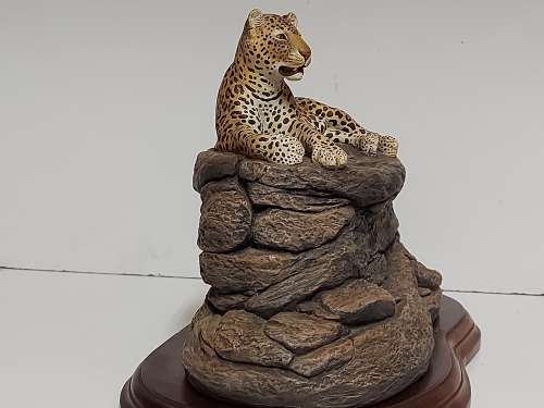 ULTRA RARE ORIGINAL JACKIE NOAKES SCULPTURE OF AN AFRICAN LEOPARD, SIGNED AT THE BASE