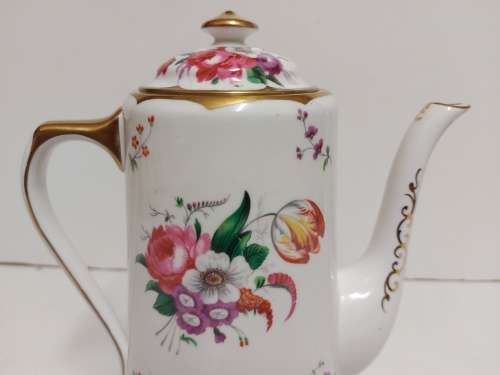 GORGEOUS AND ELEGANT VINTAGE 1940`s ROYAL ALBERT BONE CHINA LADY ANGELA COFFEE POT