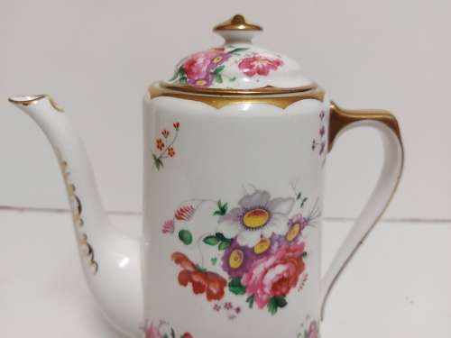 GORGEOUS AND ELEGANT VINTAGE 1940`s ROYAL ALBERT BONE CHINA LADY ANGELA COFFEE POT