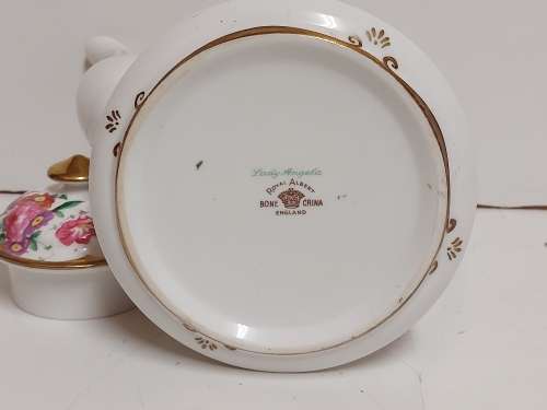 GORGEOUS AND ELEGANT VINTAGE 1940`s ROYAL ALBERT BONE CHINA LADY ANGELA COFFEE POT