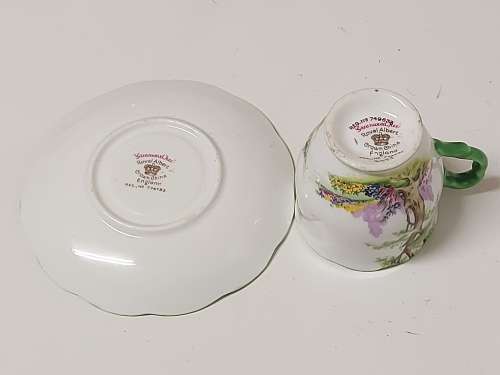 AWESOME VINTAGE 1927-1935 ROYAL ALBERT CROWN CHINA GREENWOOD TREE DEMITASSE DUO