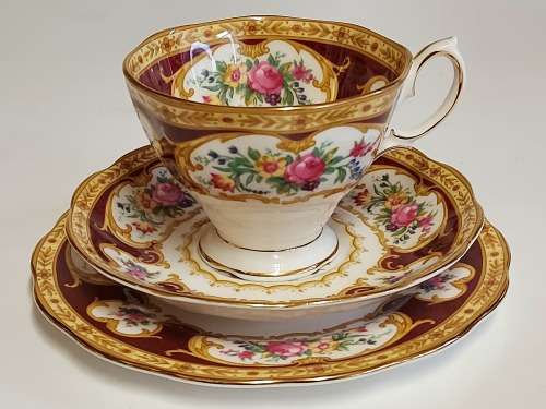 VINTAGE ROYAL ALBERT BONE CHINA LADY HAMILTON TRIO
